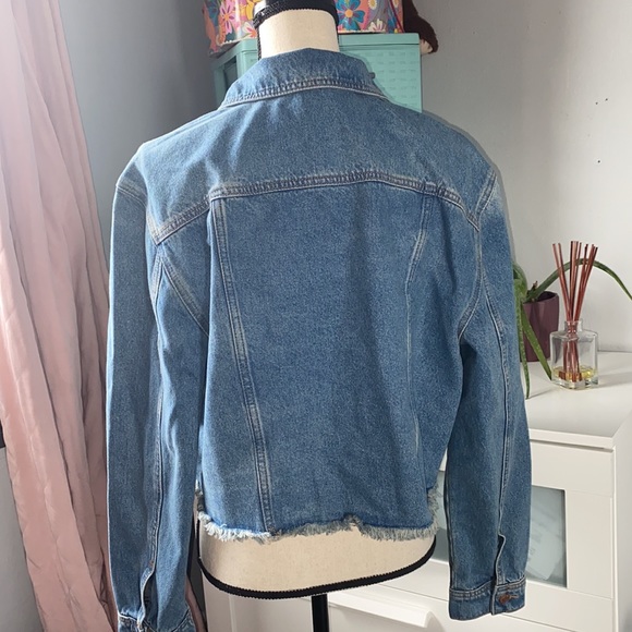 NEW ♥️  PINK VICTORIA’S SECRET ♥️ Cropped Oversized Denim Jacket ♥️  M - Picture 10 of 16